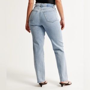 Curve Love Ultra High Rise 90s Straight Jean (29 / 8R)